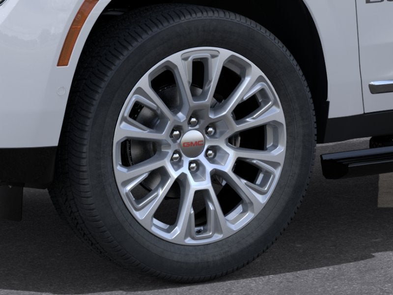 2026 GMC Yukon Denali - Photo 9