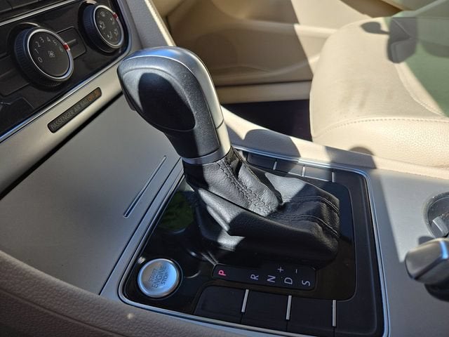 2019 Volkswagen Passat 2.0T Wolfsburg Edition