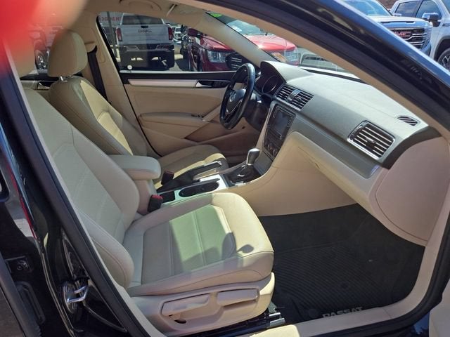 2019 Volkswagen Passat 2.0T Wolfsburg Edition