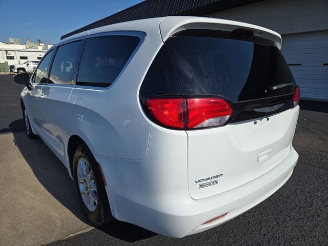 2023 Chrysler Voyager LX