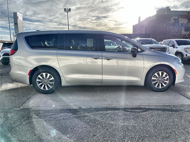 2024 Chrysler Pacifica Hybrid Select