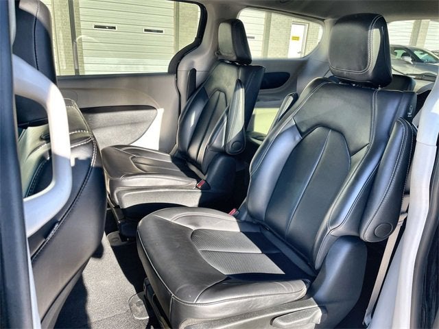 2024 Chrysler Pacifica Hybrid Select