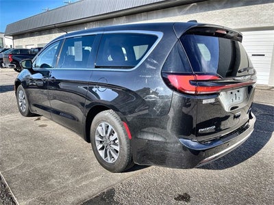 2024 Chrysler Pacifica Hybrid Select