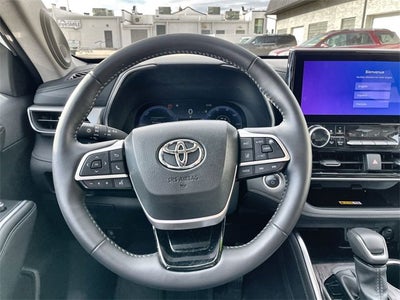 2025 Toyota Highlander Hybrid Platinum