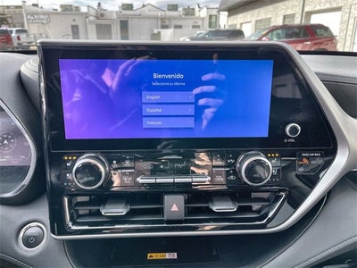 2025 Toyota Highlander Hybrid Platinum