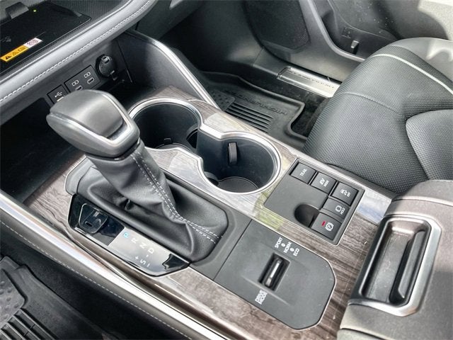 2025 Toyota Highlander Hybrid Platinum