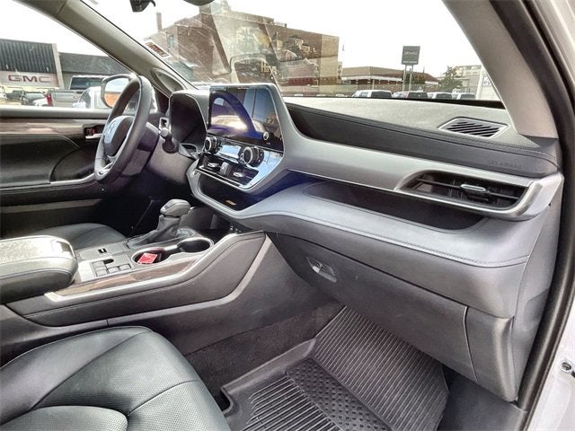 2025 Toyota Highlander Hybrid Platinum