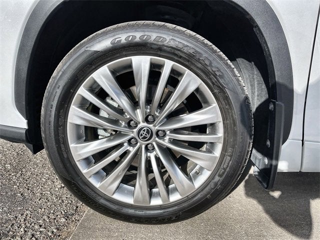 2025 Toyota Highlander Hybrid Platinum