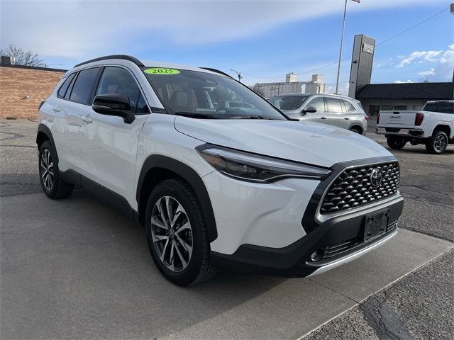 2025 Toyota Corolla Cross XLE