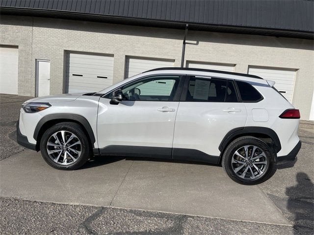 2025 Toyota Corolla Cross XLE